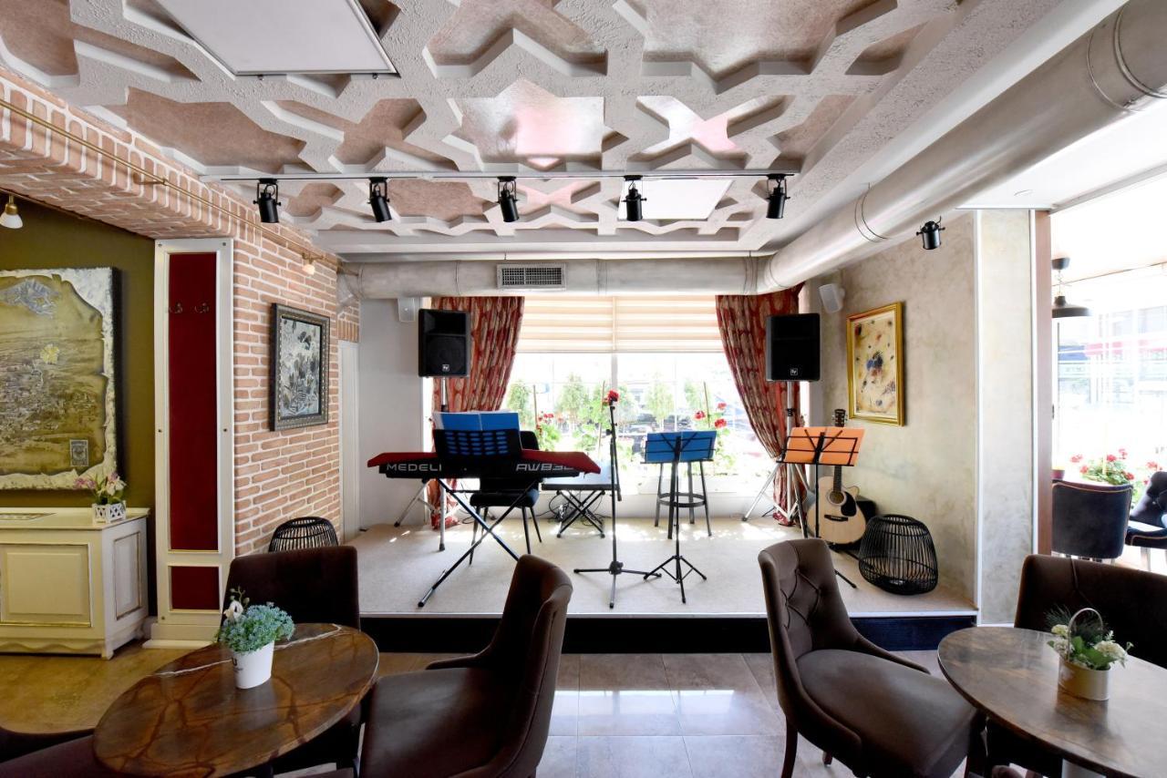 Hotel Hymeti'S Palace Pogradec Kültér fotó